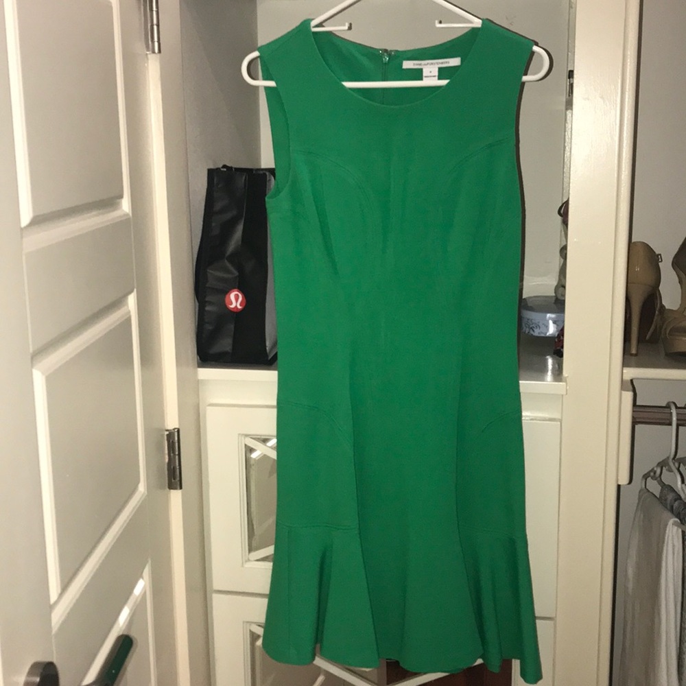 Emerald green fitted cocktail dress